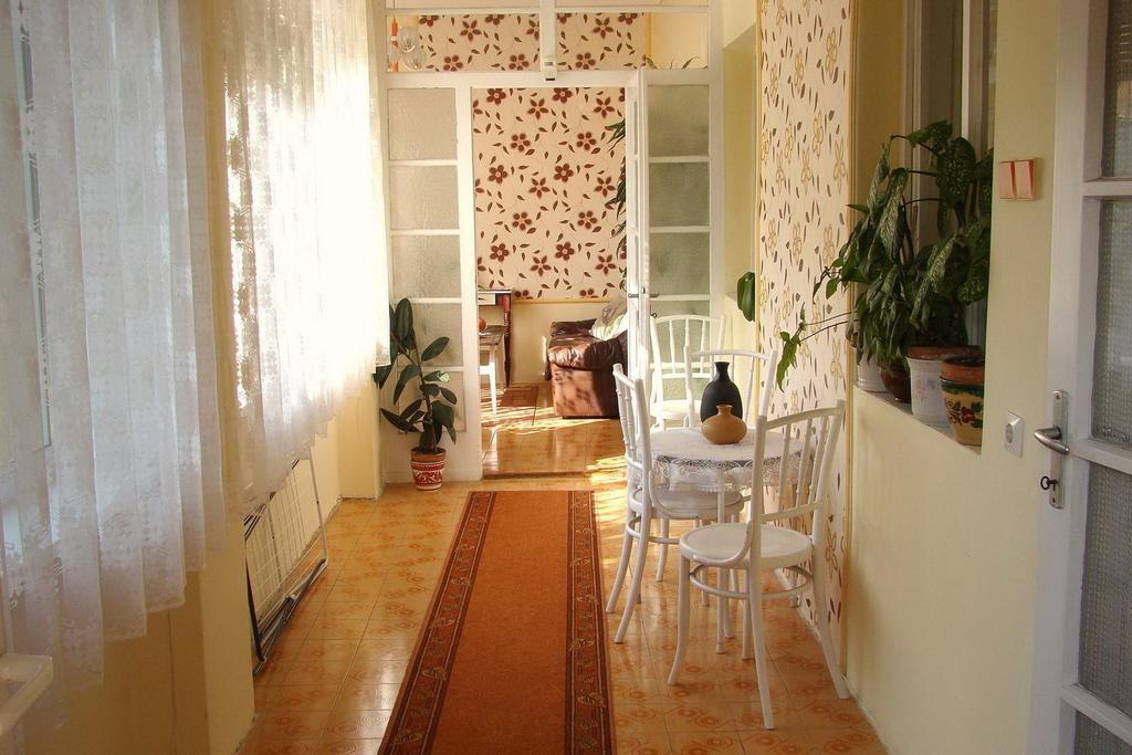 Villa Hajnal Apartman Gyula Zimmer foto