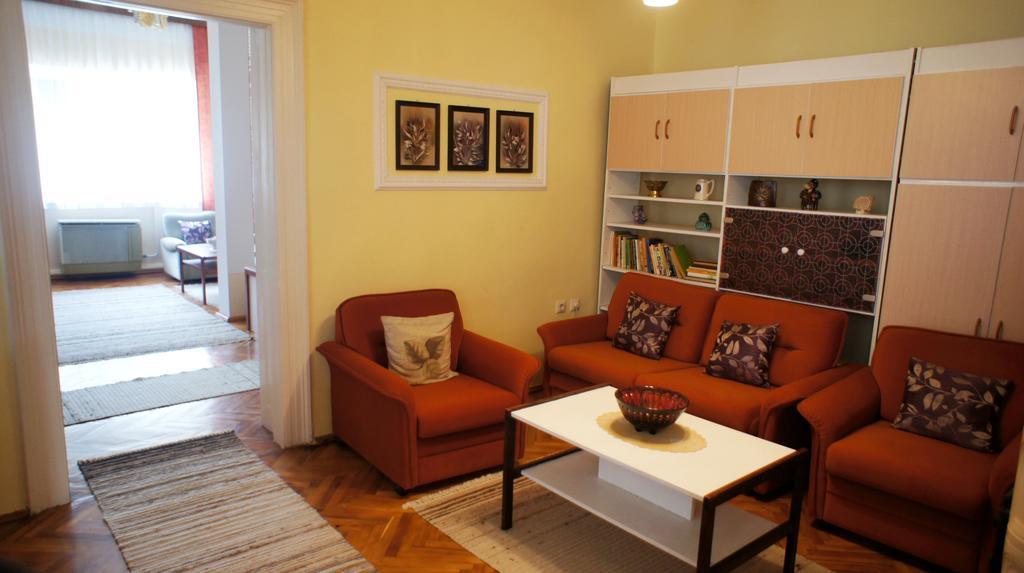 Villa Hajnal Apartman Gyula Exterior foto