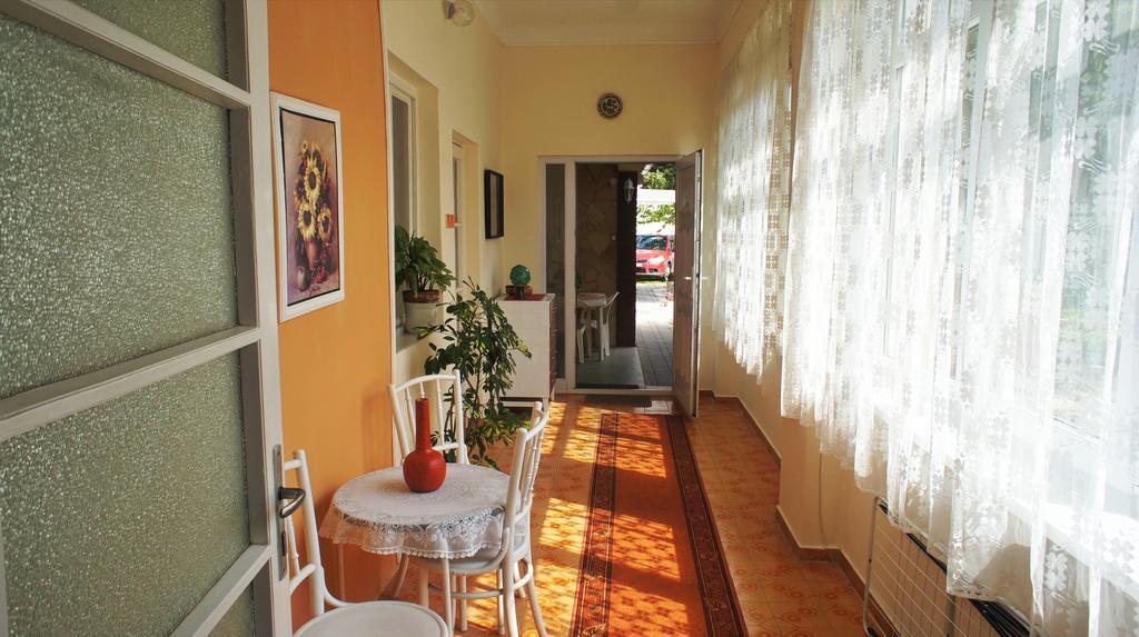 Villa Hajnal Apartman Gyula Exterior foto